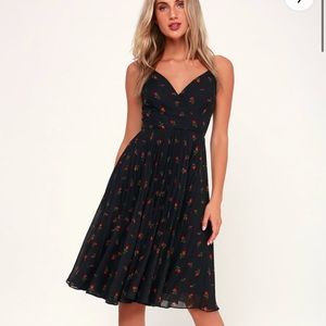 NWT Lulus Beautiful Love Black Floral Print Pleated Dress